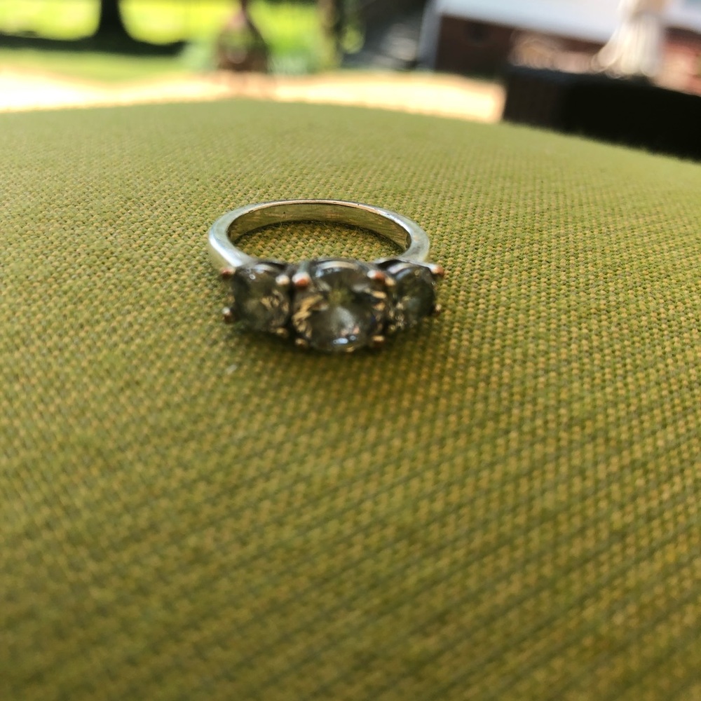 Three diamonds ring - Picture 3 of 5